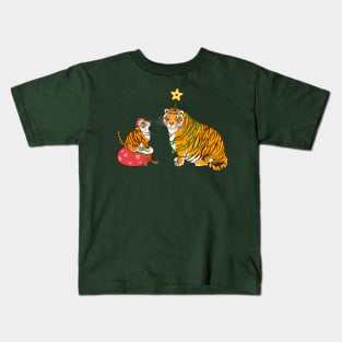 Christmas tiger’s family / Year of the Tiger /New Year 2022/ Tiger 2022 Kids T-Shirt